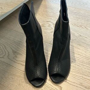 Women’s black peep, toe, Rudsak bootees never worn perfect condition size 39